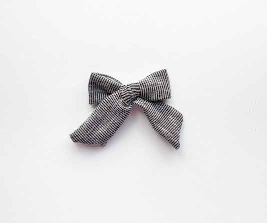 Ash bow clip