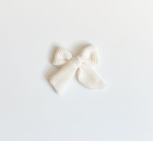 Ivory chunky waffle bow clip