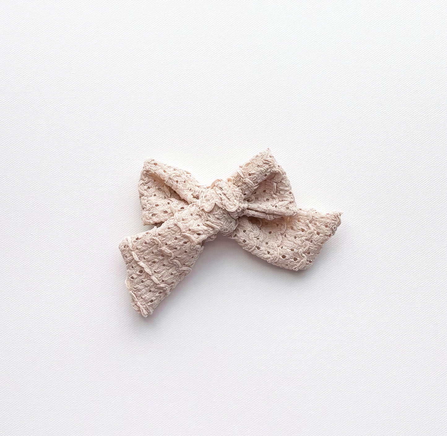 Sand bow clip
