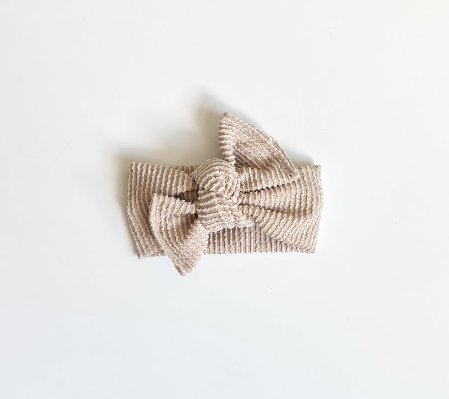 Beige wavy headwrap